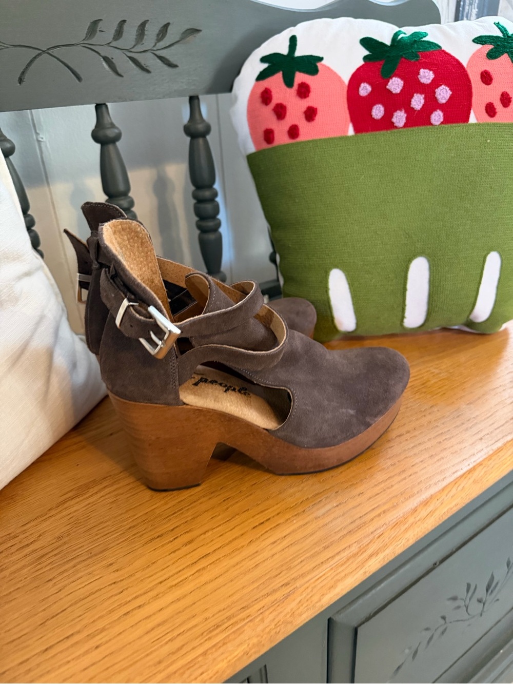 Women's Free People Cedar Clogs - EU 36 - Picture 5 of 11